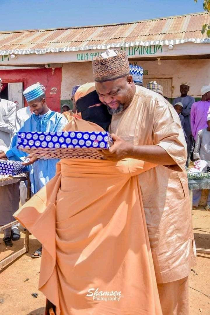 Parents shed tears of joy during graduation ceremony of their children in Bauchi (photos)
