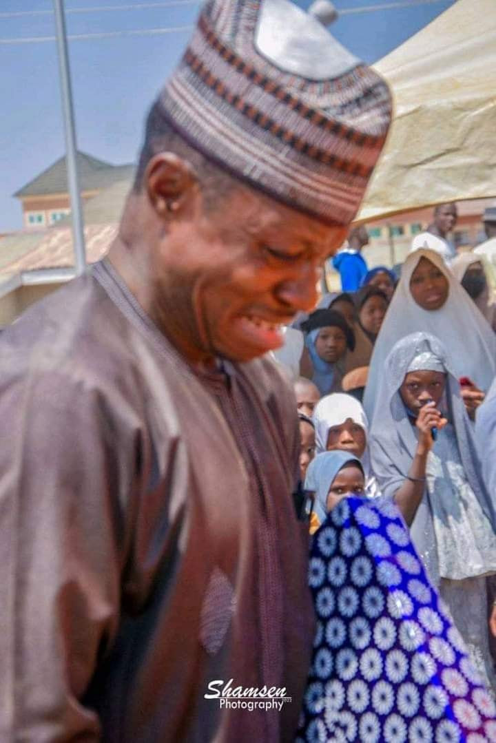 Parents shed tears of joy during graduation ceremony of their children in Bauchi (photos)