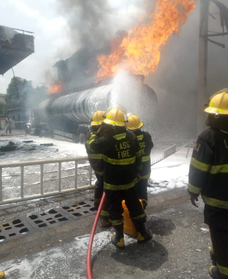 Petrol tanker goes up in flames in Lagos (photos)