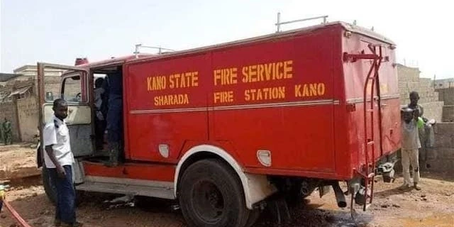 A Kano man, whose phone fell while defecating in a toilet, got trapped in the septic tank, and died thereafter as he attempted to retrieve it.